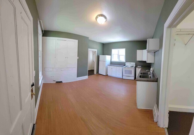 Photo - 915 W Highland St Townhome