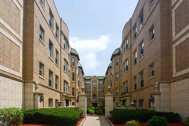 Building Photo - 4238 N Paulina St Unit 2E