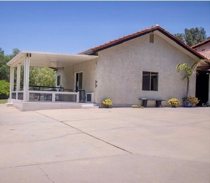 Photo - 25715 Hayes Ave House