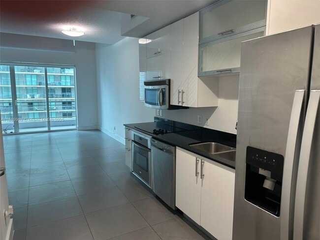 Building Photo - 60 SW 13th St Unit 3018 Rental