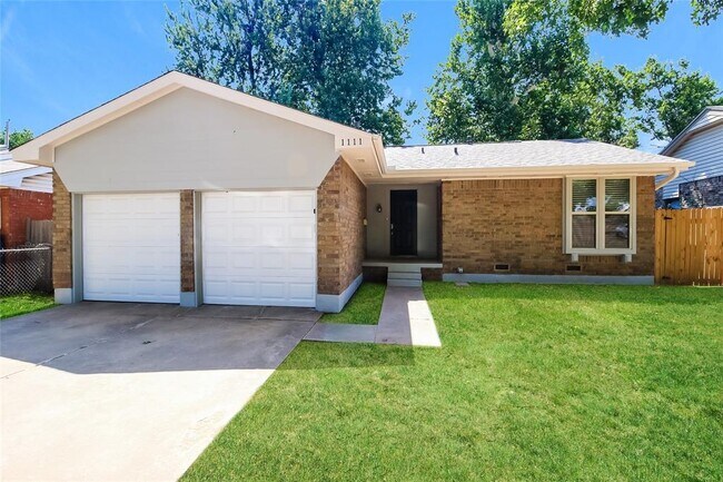 Photo - 1111 E Willow Pl House