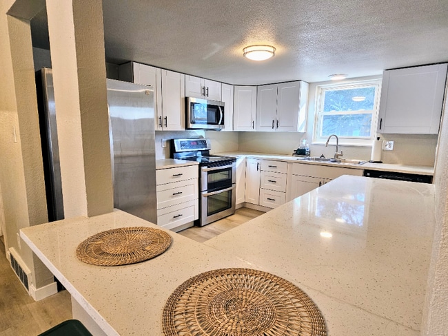 Photo - 9210 Meade St