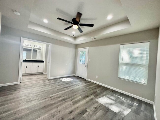 Photo - 4302 Hirsch Rd