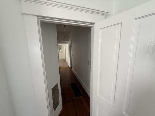 Photo - 404 Ewing St