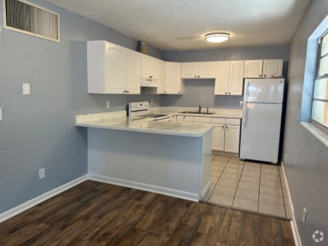Building Photo - 424 Daytona St Rental
