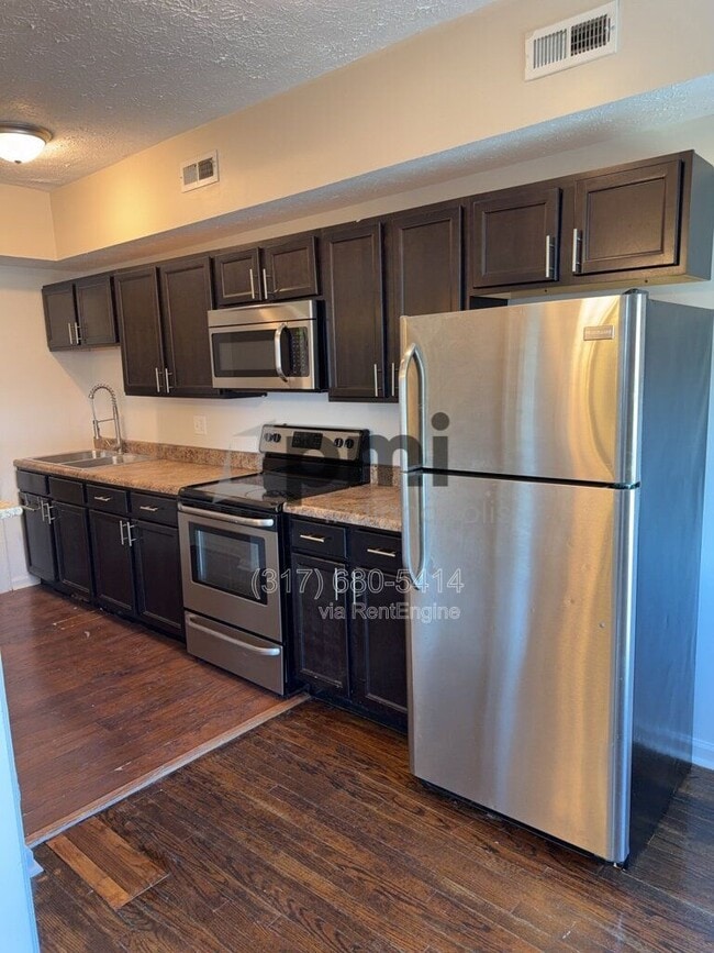 Building Photo - 1 W 28th St Unit 703