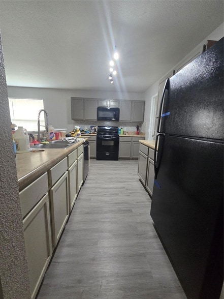 Photo - 217 Tolcarne Dr
