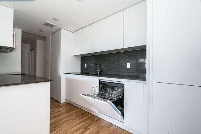 Photo - 230 Oak St Unit 214