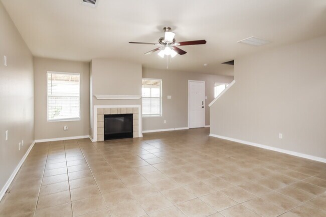 Photo - 1826 Live Oak Hill St