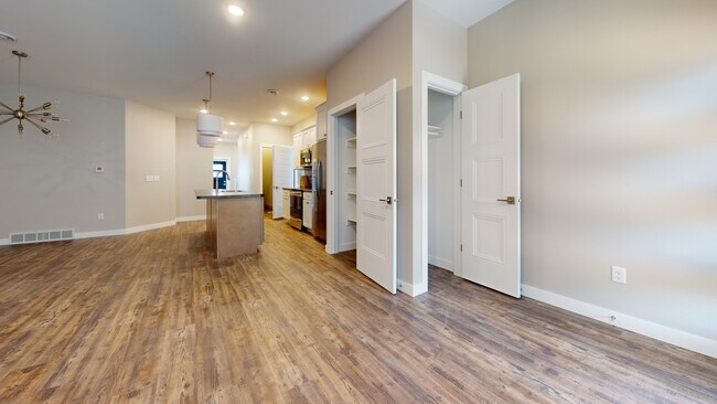 Photo - 205 Short St