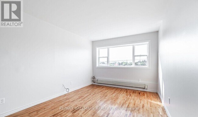 Photo - 2831 Kingston Rd