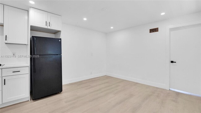 Photo - 32 SW 9th St Unit 2