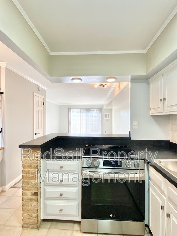 Photo - 487 Bridge St