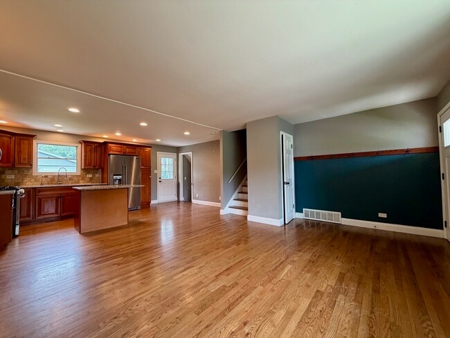 Photo - 5S481 Glenoban Dr
