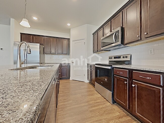 Photo - 4905 Canyon Creek Way