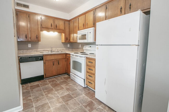 Photo - 807 Golf View Pl