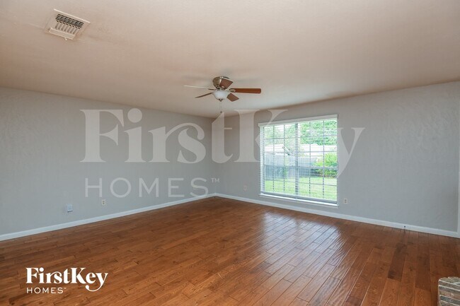 Photo - 4912 Sandalwood Ln