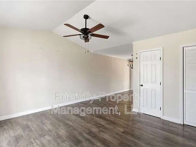 109 Lonesome Rd