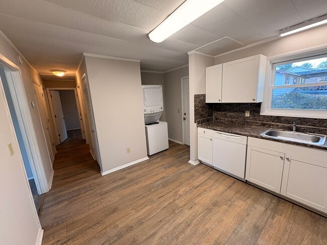 Photo - 195 Nunnally St