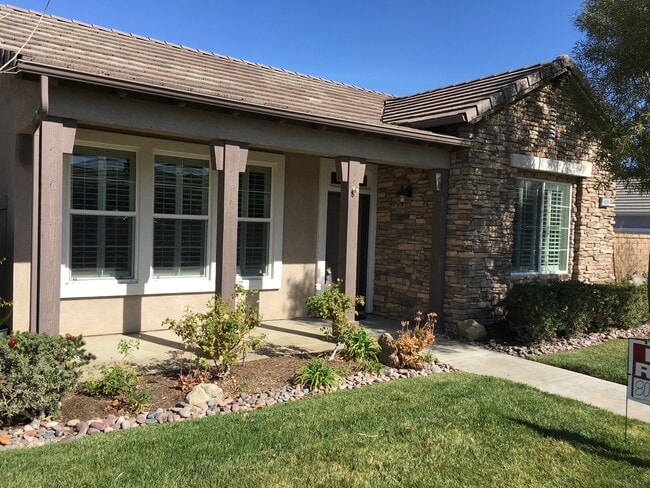 Photo - 8008 Hazeltine Ln