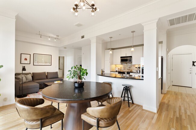 Photo - 3333 Allen Pkwy