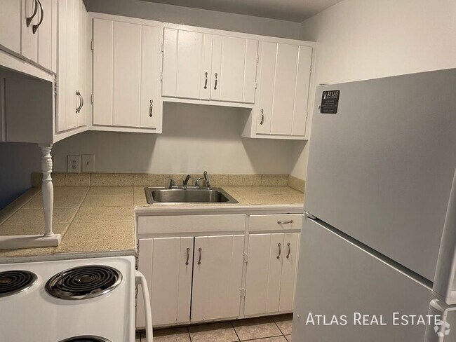 Building Photo - 132 W Ida Ave Unit 05 Rental