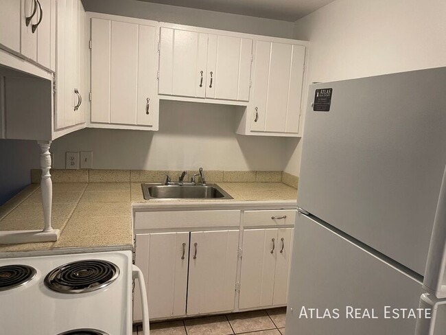 Building Photo - 132 W Ida Ave Unit 05 Rental