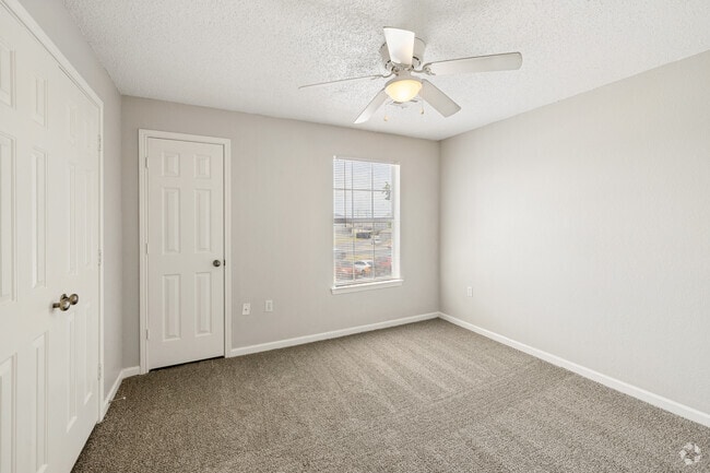 2B60 2BR, 2BA - 987SF - Second Bedroom