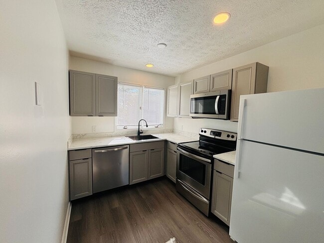 Photo - 1443 Sandy Cir