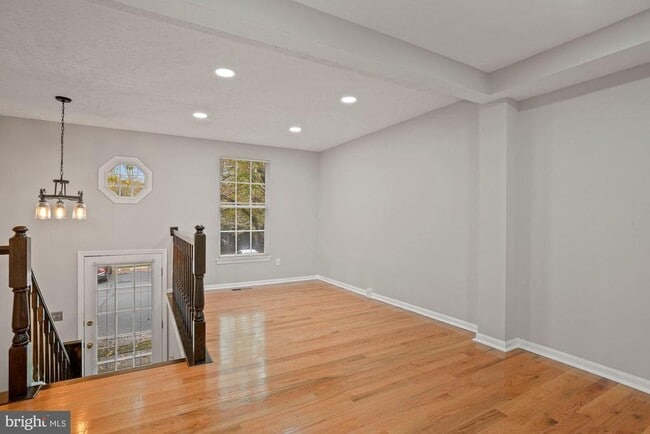 Photo - 1539 Woodcrest Dr