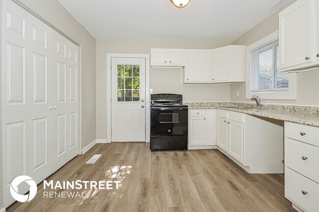 Photo - 2813 Falcon Dr