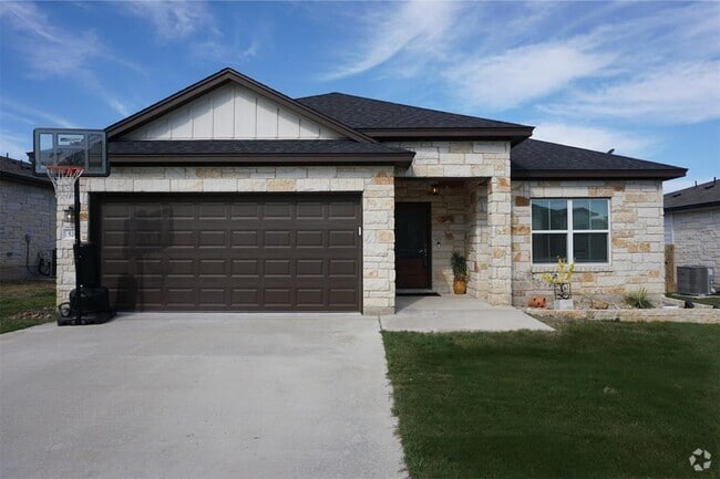 Building Photo - 520 Seabiscuit Dr Rental
