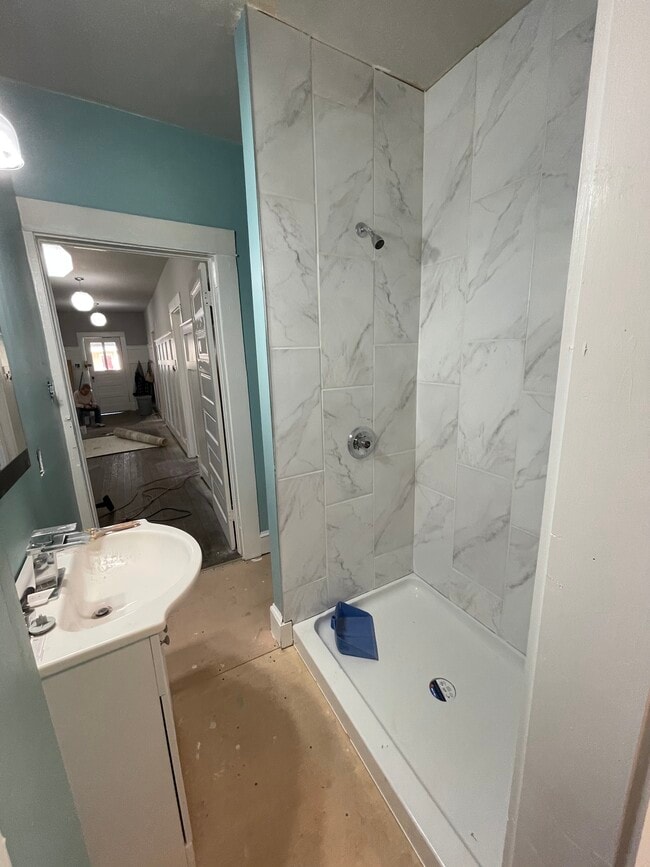 Building Photo - 155 Maple St Rental