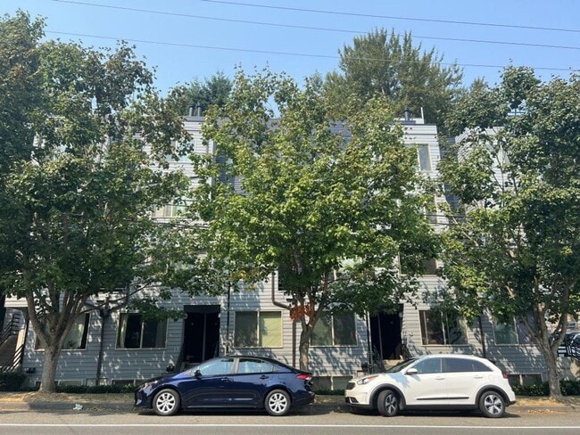 Magnolia Court