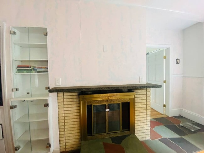 47 Barnard Ave Unit 2B