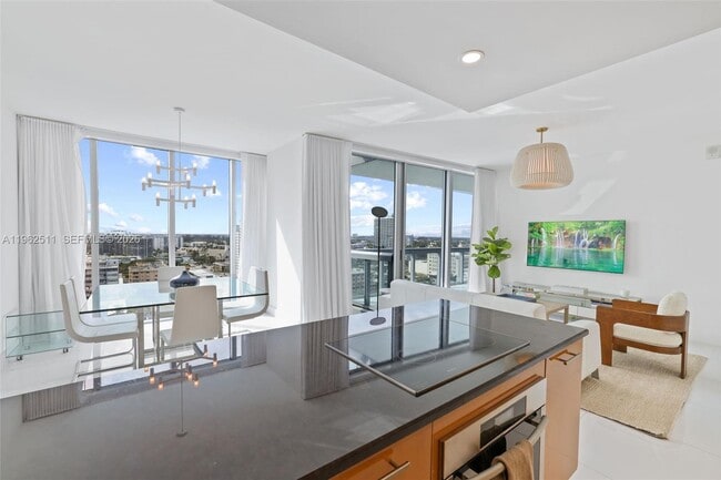 Photo - 6899 Collins Ave Unidad 1410
