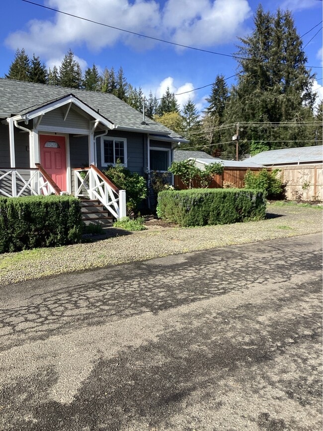 Photo - 868 NW 6th St