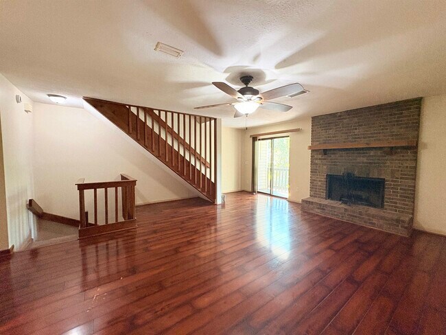 Photo - 1202 Cross Creek Way House