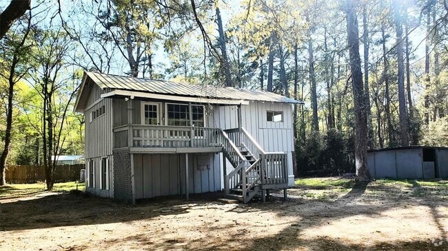 Building Photo - 5816 Pinehurst Dr Rental