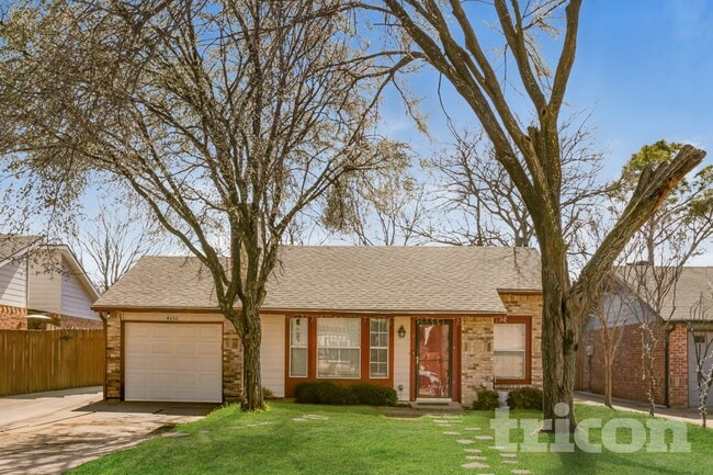 Building Photo - 4652 Baytree Dr