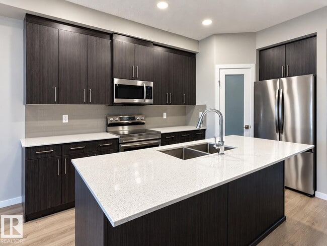 343 Edgemont Dr NW