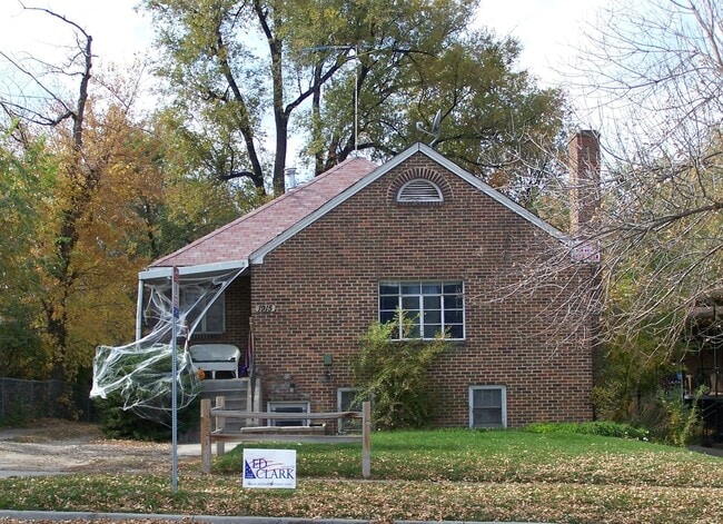 (1915 11th Ave)