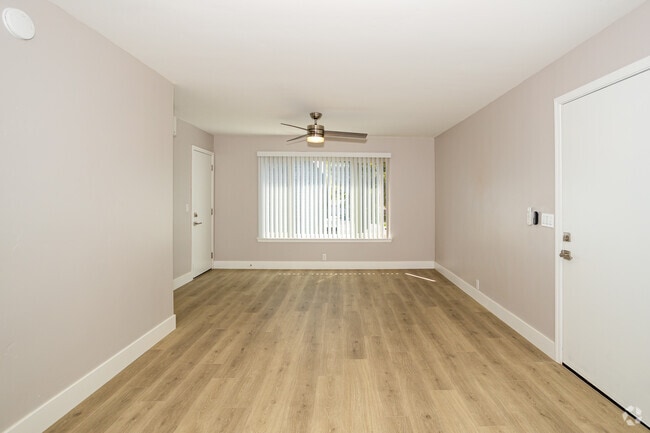 2BR, 1BA - 804SF - Santa Clara Terrace Apartments