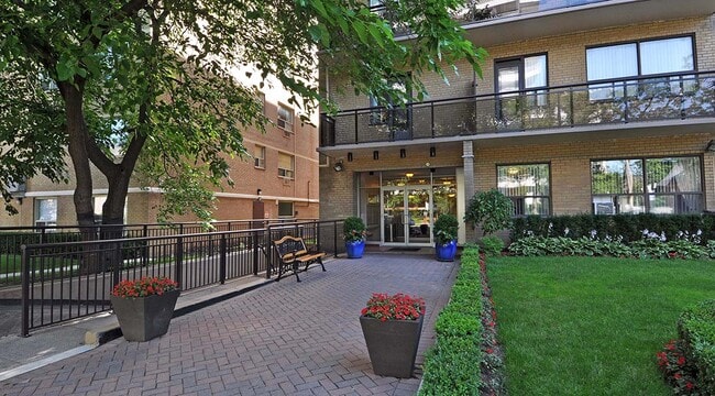 Building Photo - 153 St. George