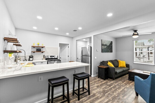 Photo - 412 Waco Ave