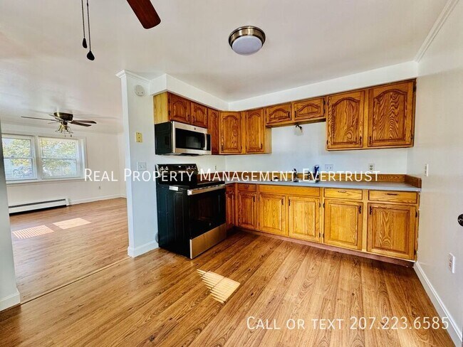 Beautifully renovated 3-bedroom, 1.5-bathr... - Beautifully renovated 3-bedroom, 1.5-bathr... House