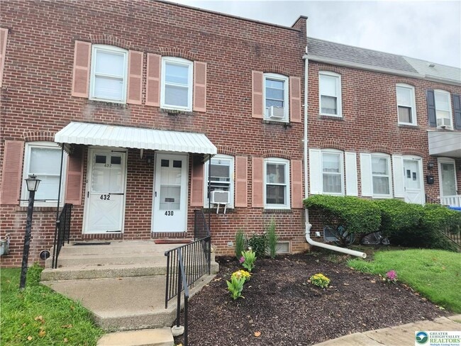 Building Photo - 430 W Garrison St Rental
