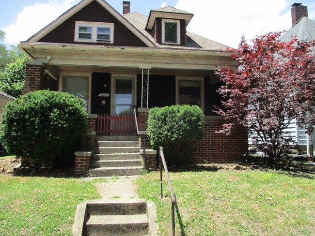 Building Photo - 331 S 18th St