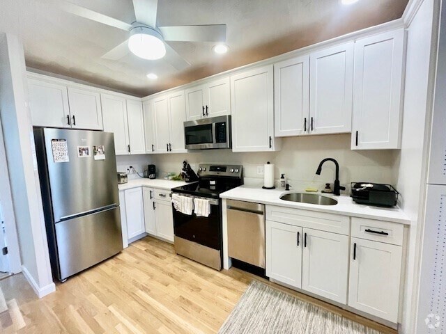 Building Photo - 176 Endicott St Unit 4 Rental