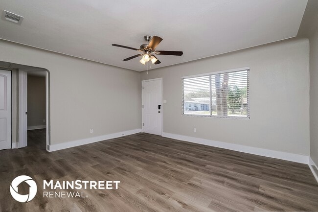 Photo - 6437 30th Way N